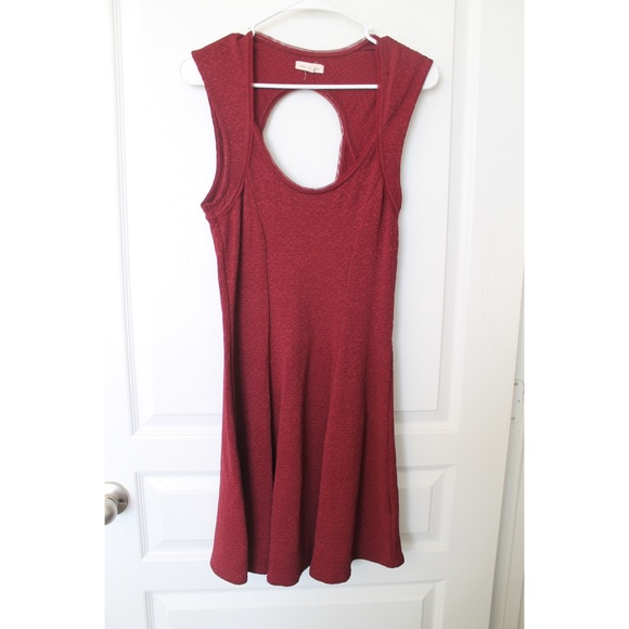 silence + noise Dresses & Skirts - Silence + Noise Red Keyhole Back Dress